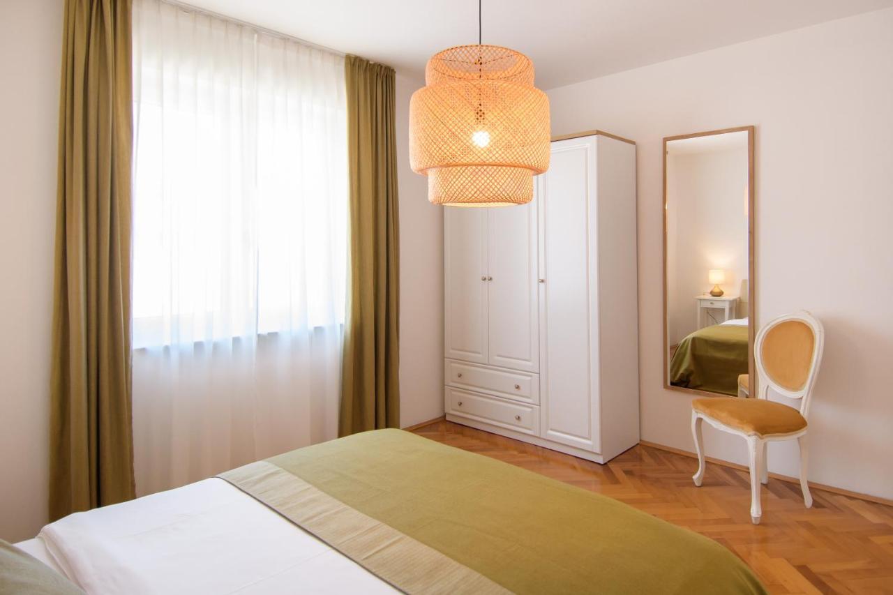Julie City Centre Porec Apartment Ngoại thất bức ảnh